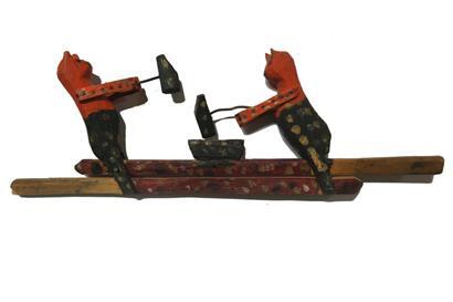 Exemple d’objet déjà récolté: un jouet pour enfants, produit par un „Ostarbeiter“ russe vivant dans un camp à Lallange, en remerciement envers les habitants qui leur donnaient souvent des sandwichs au beurre
