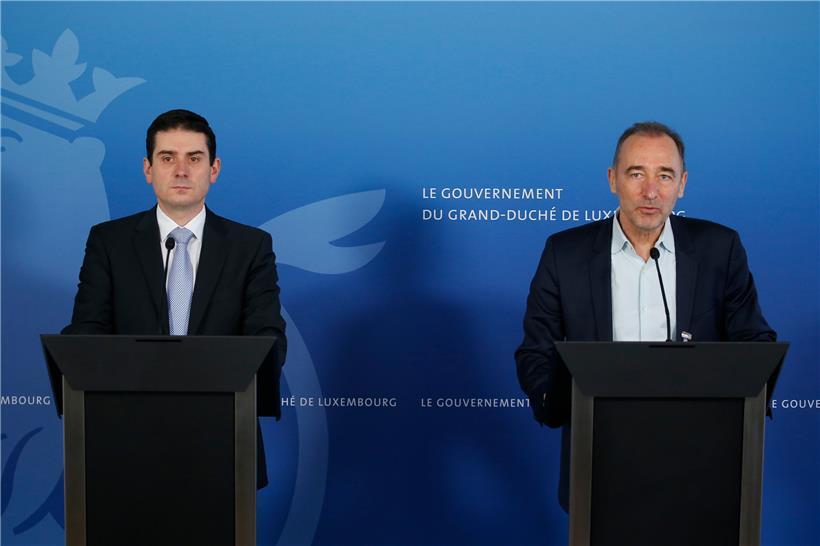 Experten wie Pierre Hertz (links), Koordinator der „Centres de soins avancés“, und Christian Oberlé (rechts), Direktor der „Caisse nationale de santé“ (CNS), standen am Donnerstagmorgen der Presse Rede und Antwort
