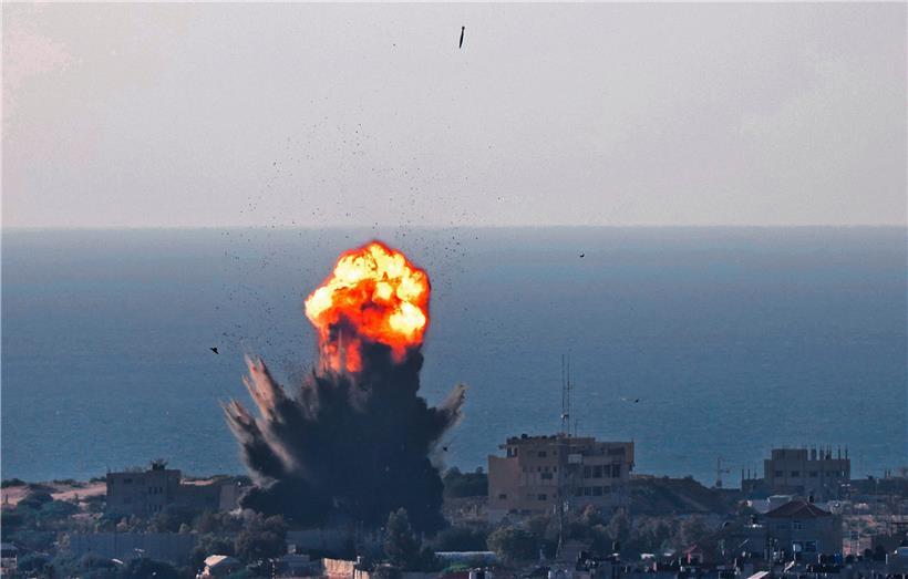 Explosion in Gaza nach einem israelischen Luftangriff
