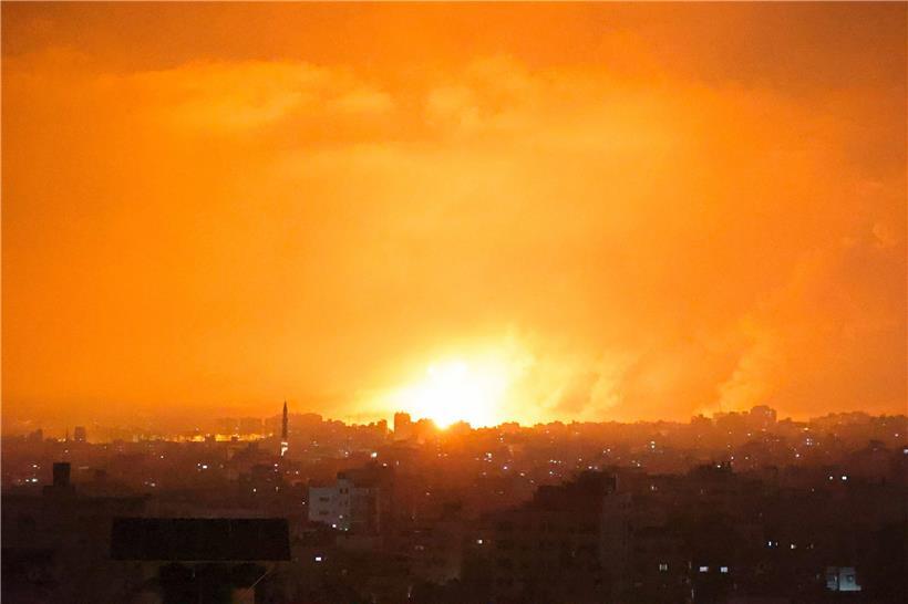 Explosion nach einem israelischen Luftangriff im Gazastreifen
