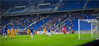 F91-Torwart Lucas Fox hatte beim 1:0 durch Velde keine Chance
