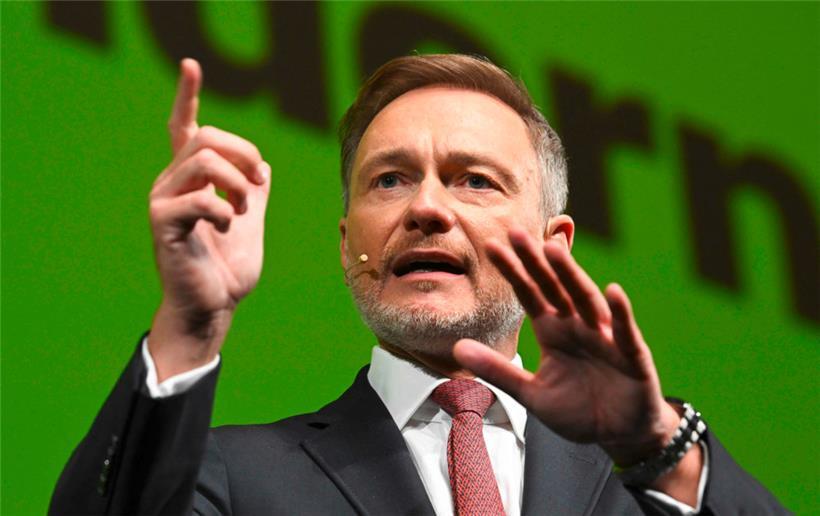 FDP-Chef Christian Lindner versucht seine Partei über die Fünf-Prozent-Hürde zu bringen
