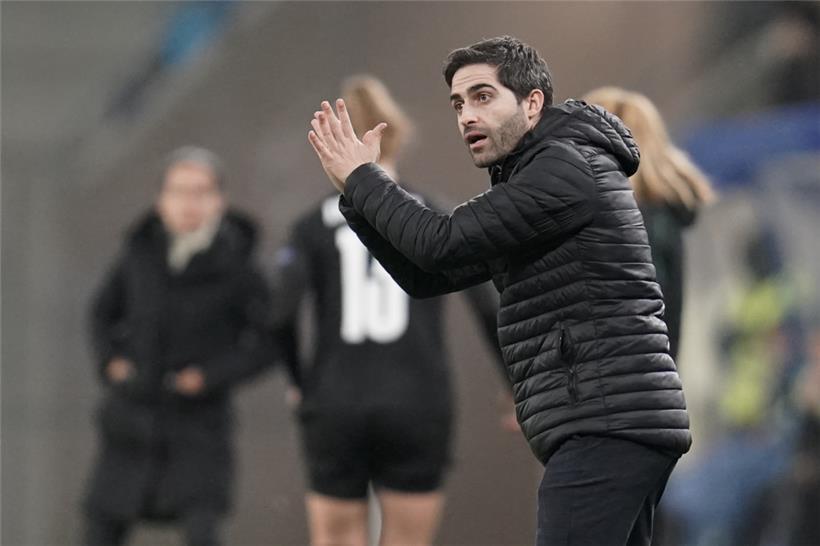 FLF-Nationaltrainer Dan Santos könnte noch ein paar Spielerinnen nachnominieren
