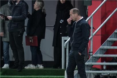 FLF-Trainer Jeff Strasser ist frustriert
