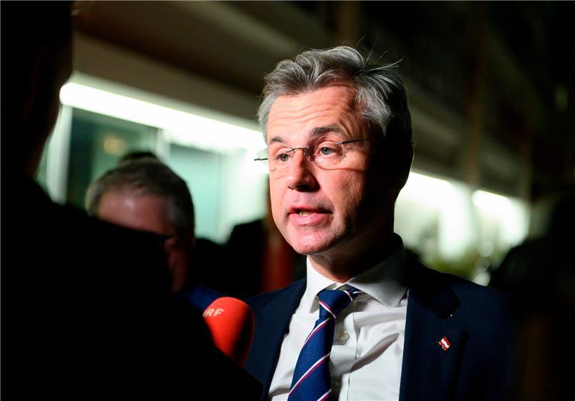 FPÖ-Chef Norbert Hofer legt sich mit dem Fraktionschef der Rechtspopulisten im österreichischen Nationalrat, Herbert Kickl, an
