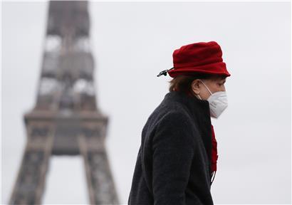 Face à une nouvelle flambée de l’épidémie du Covid-19, la France s’apprête à prendre des mesures supplémentaires applicables dès ce week-end
