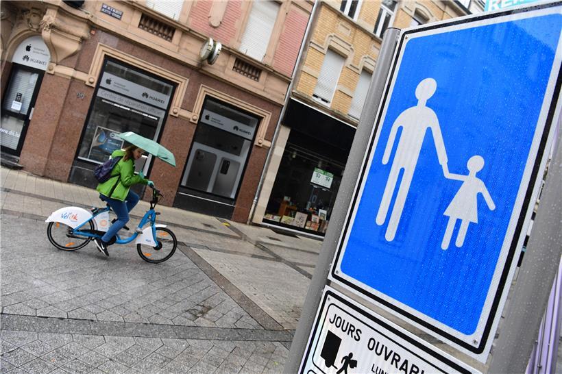 Fahrradfahren ist in Zukunft zwischen 8 und 20 Uhr in der Alzettestraße verboten
