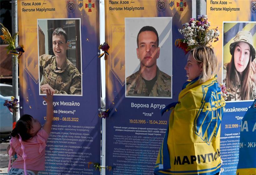 Familien trauern um die Opfer des russischen Eroberungskrieges