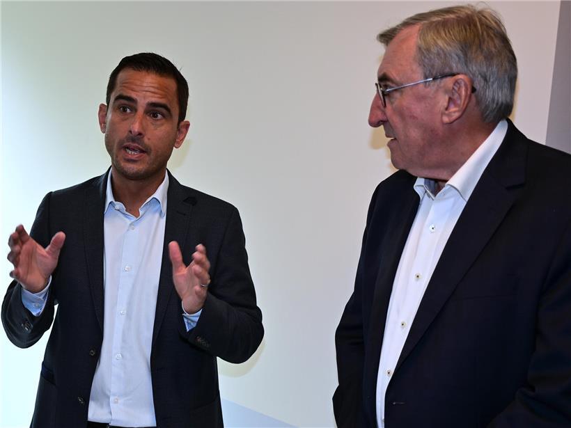 Familienminister Max Hahn (DP) und Petinger Bürgermeister Jean-Marie Halsdorf (CSV) bei offizieller Veranstaltung