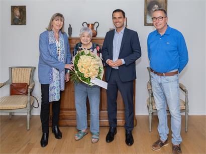 Familienminister Max Hahn und Hauptstadtbürgermeisterin Lydie Polfer gratulieren Jubilarin persönlich zum besonderen Geburtstag