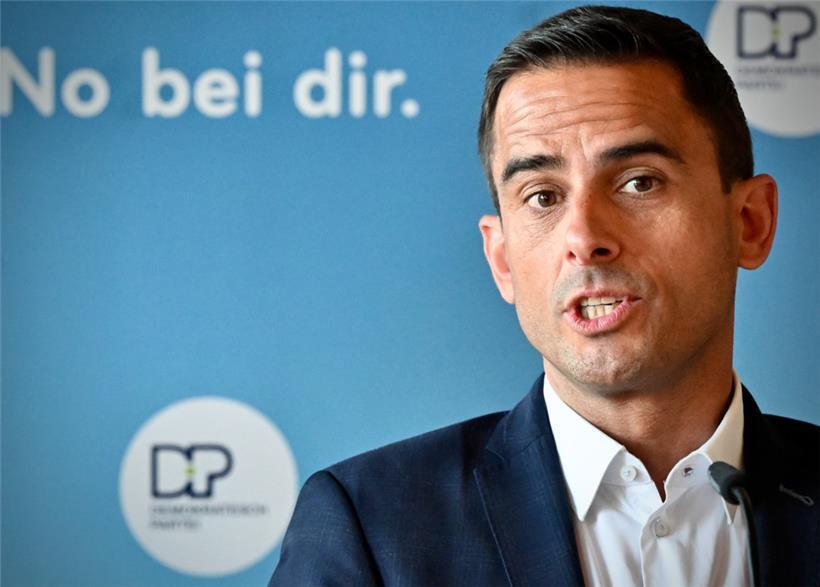 Familienminister Max Hahn will vor den Wahlen punkten, wo es geht
