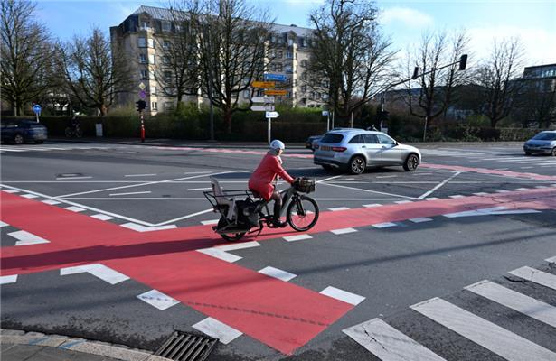 Farbig markierte Radwege sollen zu mehr Sicherheit im Straßenverkehr beitragen
