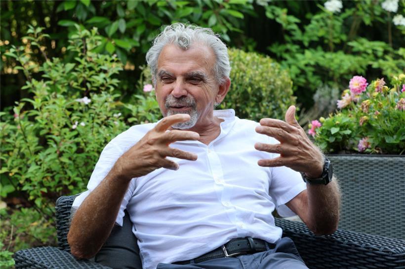 Fari Khabirpour im Gespräch über Asyl- und Migrationspolitik, Afrika und Spiritualität
