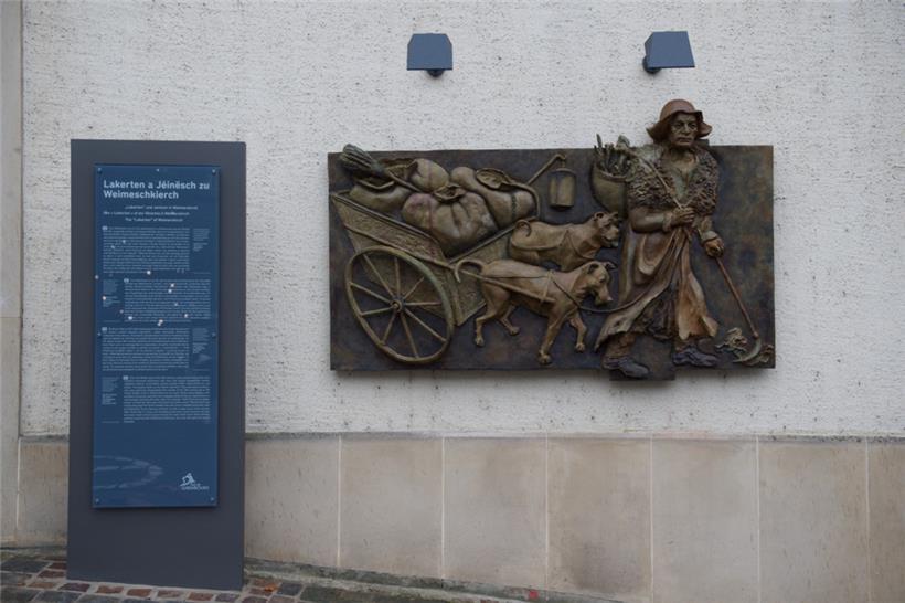 Fast 200 Kilogramm wiegt die Gedenktafel
