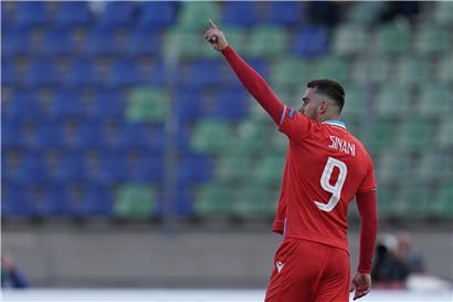 Fast einen Monat war es gestern her, dass Danel Sinani zum letzten Mal (wegen Corona-Absagen) in der Jupiler League im Einsatz war
