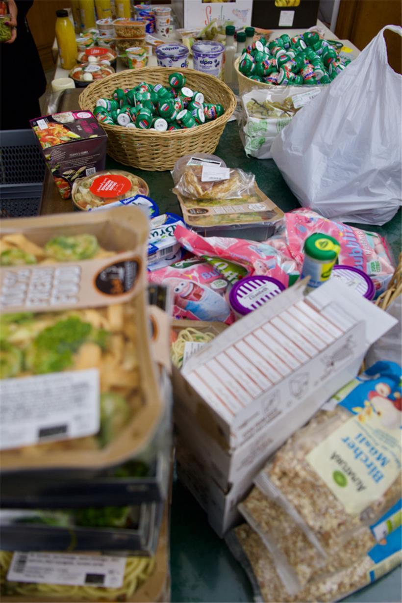 Fast oder erst kürzlich abgelaufene Lebensmittel werden an den Verein abgegeben
