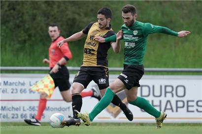 Fatih Eren (r.), Abwehrspieler der US Mondorf
