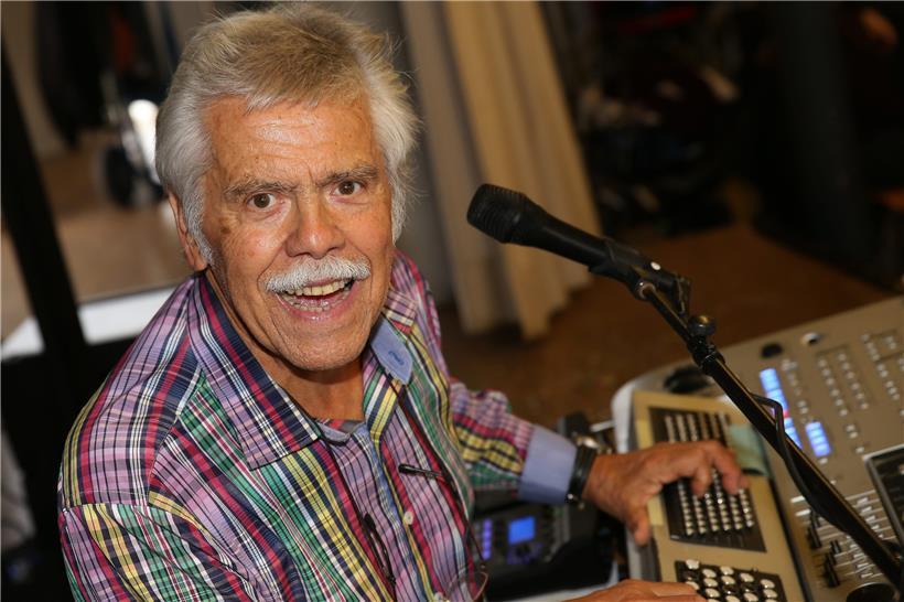 Fausti 2016 bei einem Auftritt in Centre Culturel Schungfabrik