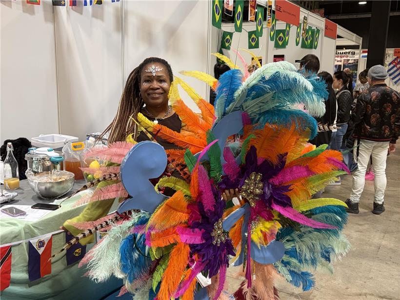 Federschmuck und Glitzer gehören dazu