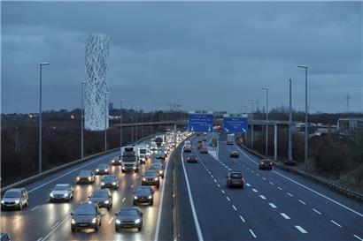 Feierabendverkehr auf der A6: Pendler bekommen die hohen Spritpreise zu spüren
