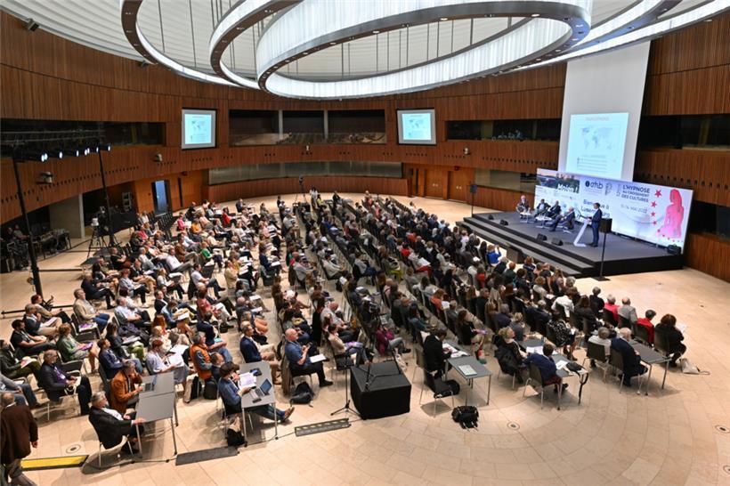 Feierliche Eröffnung am Donnerstag: Im Kongresszentrum findet bis Samstag das 12. CFHTB-Forum zum Thema Hypnose statt
