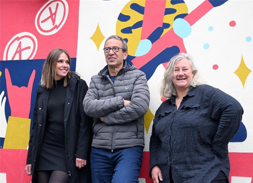 Feiern diesen Samstag eine Party zum 30. Geburtstag (v.l.): Marketing- und Kommunikationsbeauftrage Jette Kaiser, Mitgründer Laurent Loschetter und Veranstaltungsmanagerin Fabienne Dimmer
