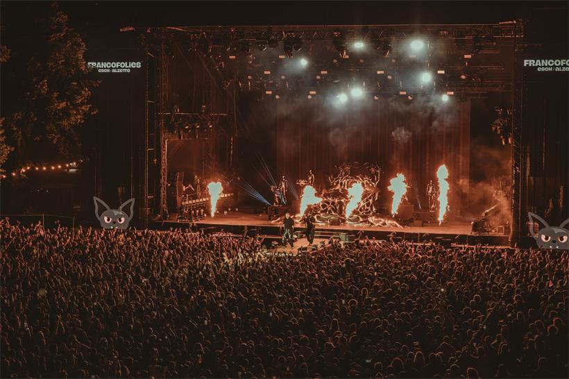 So erfolgreich wie noch nie: Musikfestival in Esch bricht Besucherrekorde Feuriges Bühnenbild bei den Francofolies 2026