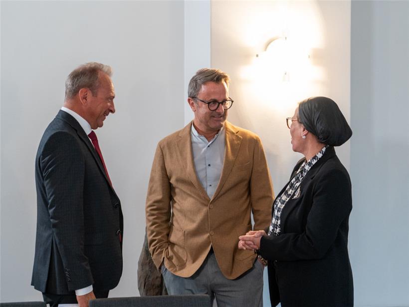 Finanzminister Gilles Roth, Außenminister Xavier Bettel und Yasmine Fouad, die ägyptische Umweltministerin und Präsidentin der COP15 der UN-Konvention über die Bekämpfung der Wüstenbildung
