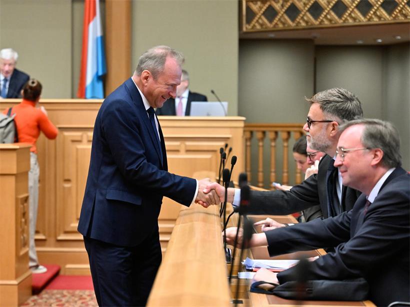 Finanzminister Gilles Roth gelang es nur bedingt, parteiübergreifend (hier mit Franz Fayot von der LSAP), Zustimmung für seine Reform zu erwerben