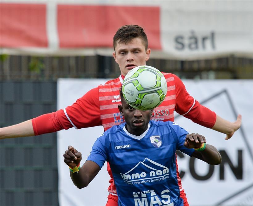 Fine Bop (in Blau) stürmt mittlerweile für Atert Bissen
