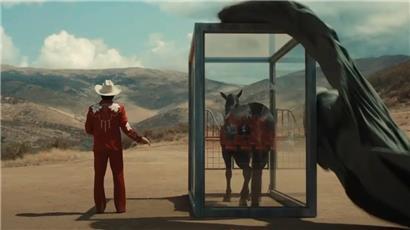 Fliegende Untertassen auf einer Pferderanch? Auch Jordan Peeles dritter Spielfilm versucht, aus alten gesellschaftlichen Denkmustern auszubrechen. 
