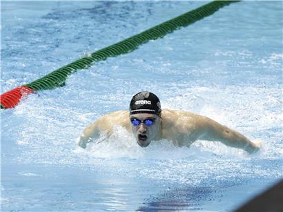 Florian Frippiat schwimmt 200m Schmetterling im A-Finale bei Schwimmwettkampf