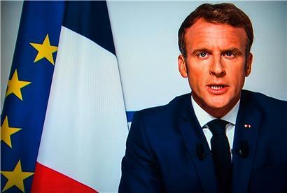 „Flux migratoires irréguliers“: Macron n’a même pas prononcé dans son discours ce mot de „réfugiés“, qui est pourtant dans toutes les têtes
