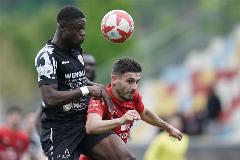 Fofana Kissi (l.) hatte alles im Griff, auch Artur Abreu 
