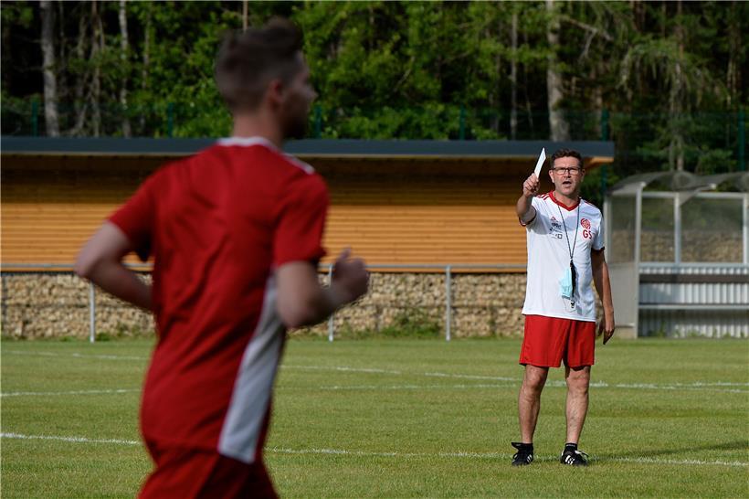 Fola-Trainer Sébastien Grandjean (rechts) glaubt an den Erfolg gegen Sheriff Tiraspol
