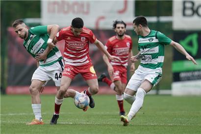 Fola (in Rot) hat im Abstiegskampf deutlich bessere Karten als Hostert 
