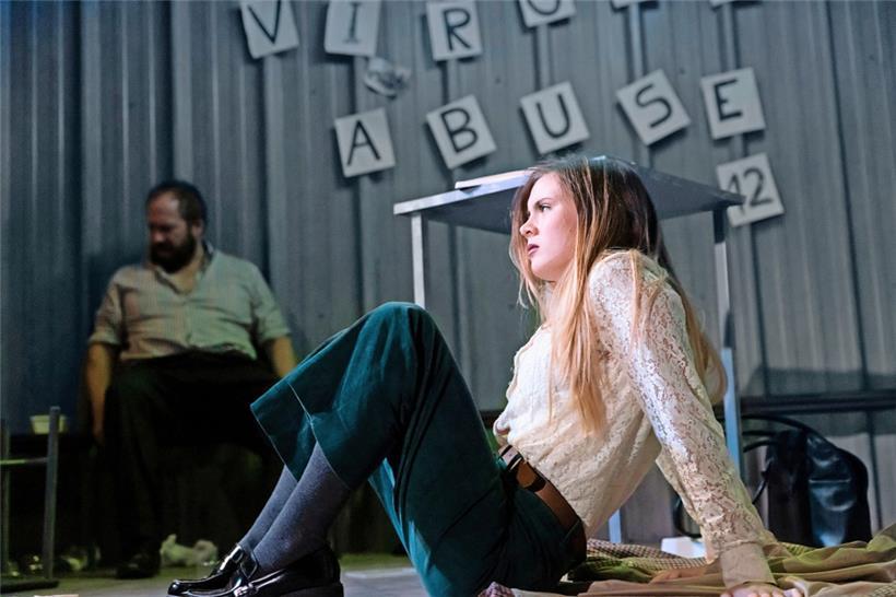 For Ray (Jules Werner) and Una (Jil Devresse), the late confrontation is violent and exhausting
