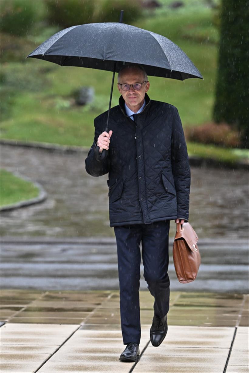 Formateur im Regen: Luc Frieden
