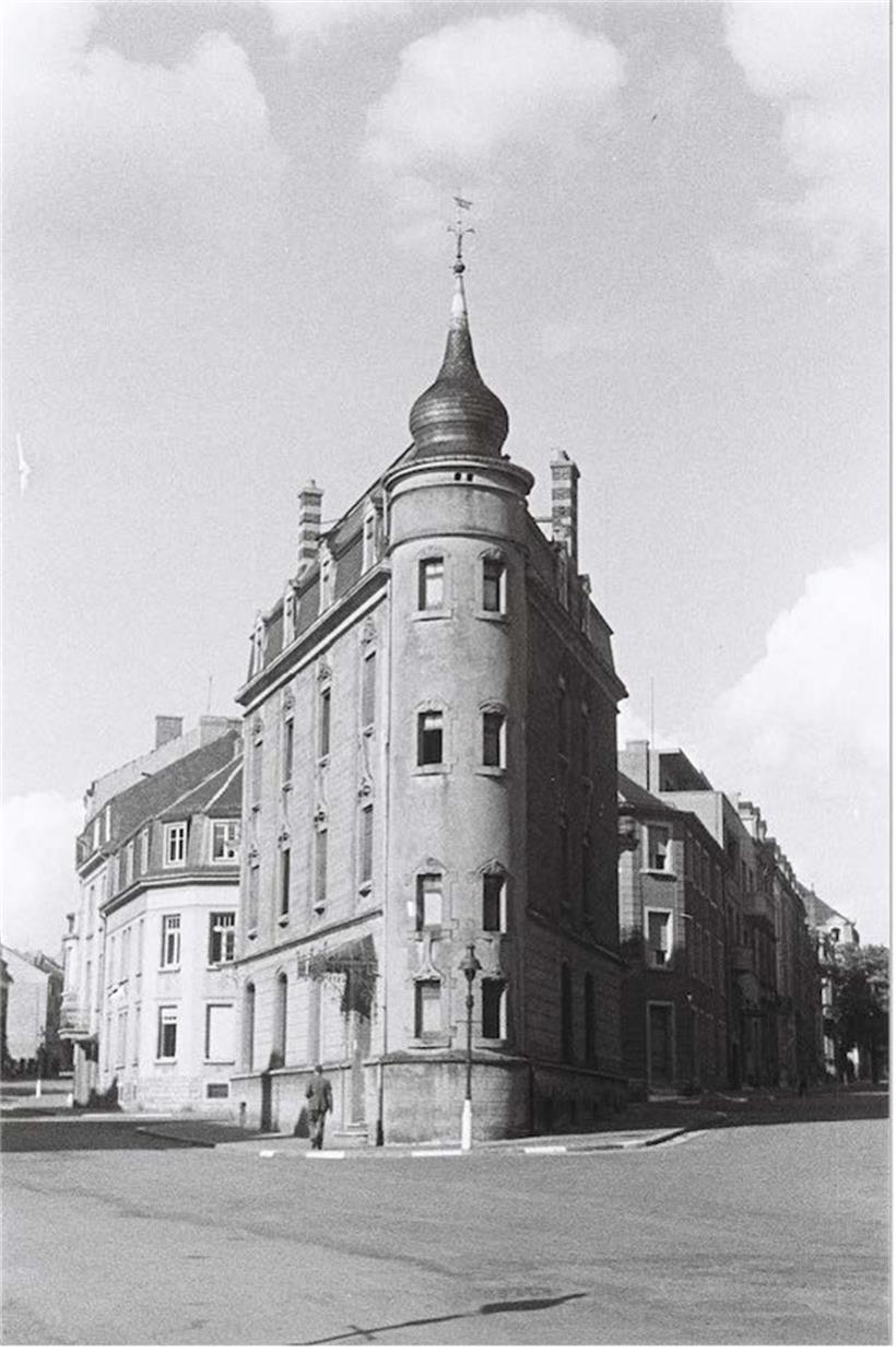 Foto des „Streckeisen“ am Boulevard de la Pétrusse in Luxemburg, Bahnhofsviertel. In diesem Gebäude war in den 1930er Jahren das Beth-Am Iwri untergebracht.
