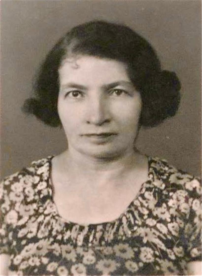 Foto von Therese Wolff, das ihrem Antrag auf Erneuerung der Fremdenkarte in Luxemburg beigefügt war, 5. Oktober 1936
