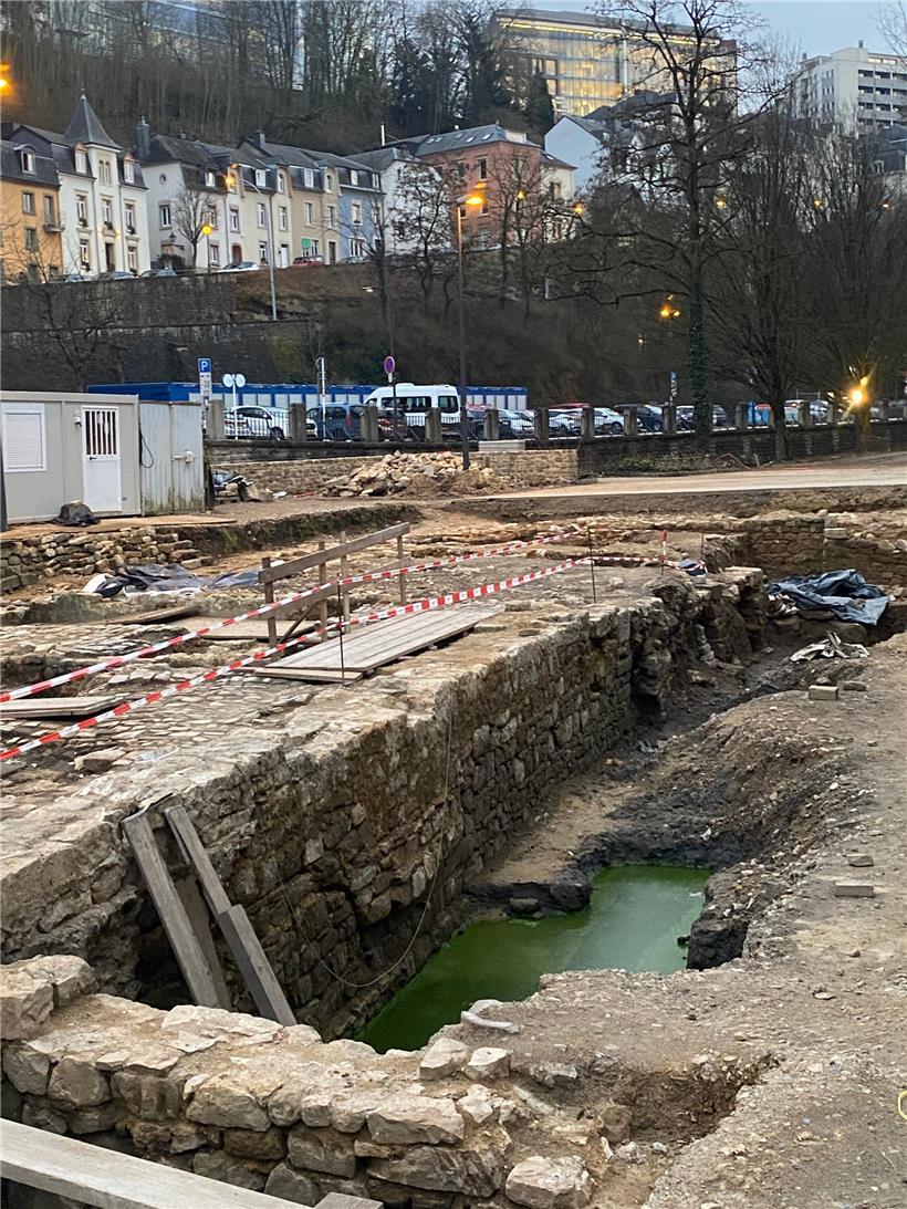 Fouilles en cours sur le parking Saint-Ulrich dans le Grund
