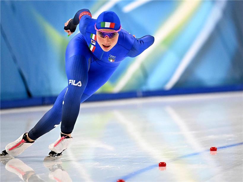 Francesca Lollobrigida zeigt starke Frau beim Eisschnelllauf, die Familie und Sport erfolgreich vereint