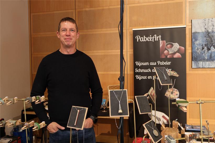Frank Antony von „PabeiArt“: Schmuck aus Papier in allen Variationen