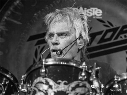 Frank Beard beim Stagecoach Music Festival im Empire Polo Club in Indio, Kalifornien