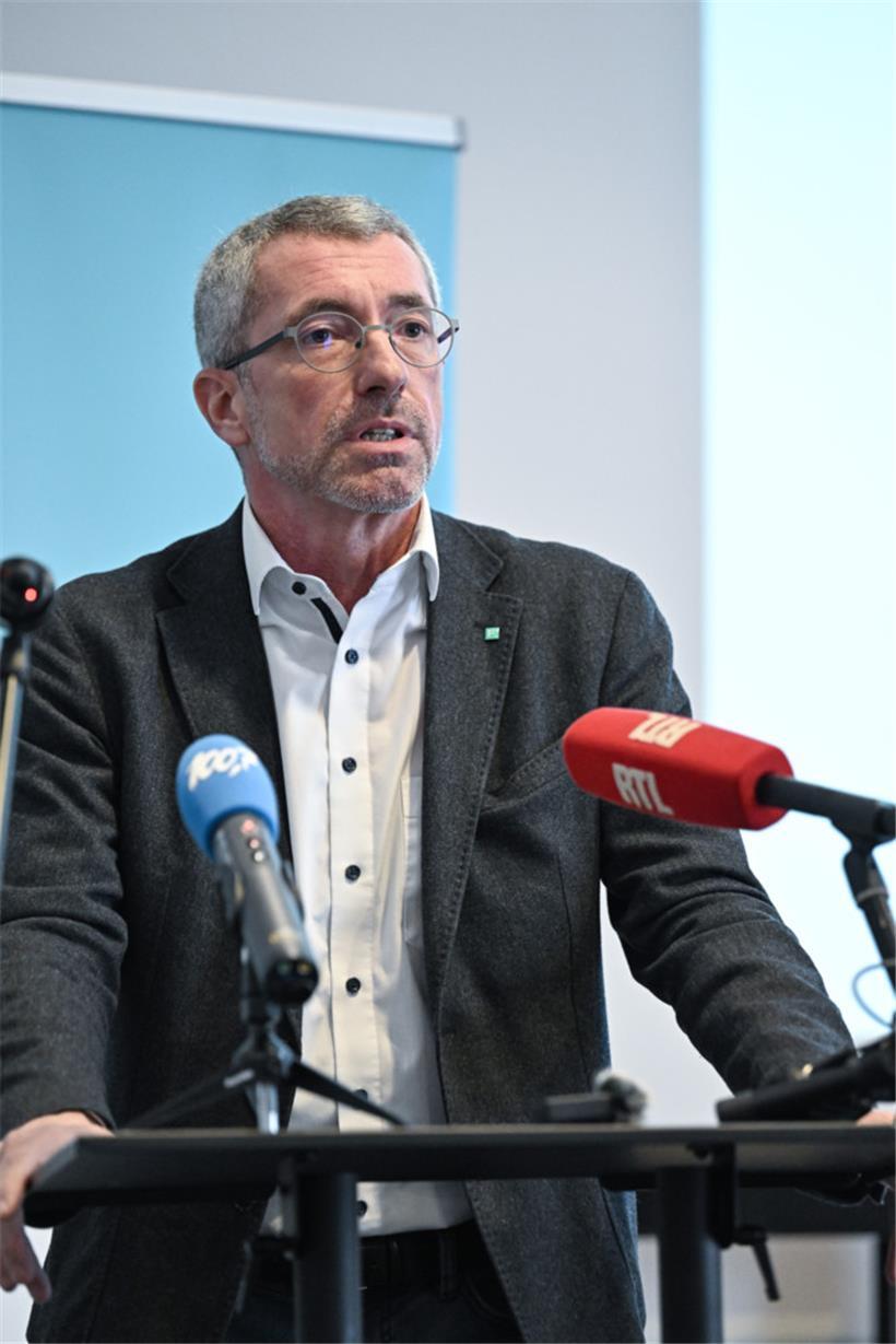 Frank Engel ist ehemaliger CSV-Präsident und Mitbegründer der Fokus-Partei. Von 2009 bis 2019 gehörte er im Europaparlament der EVP an.
