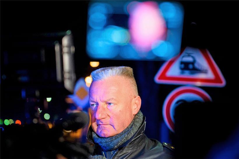 Frank Matthiesen, Leiter der Polizeidirektion Itzehoe, hat die Messerattacke im Regionalzug verurteilt

