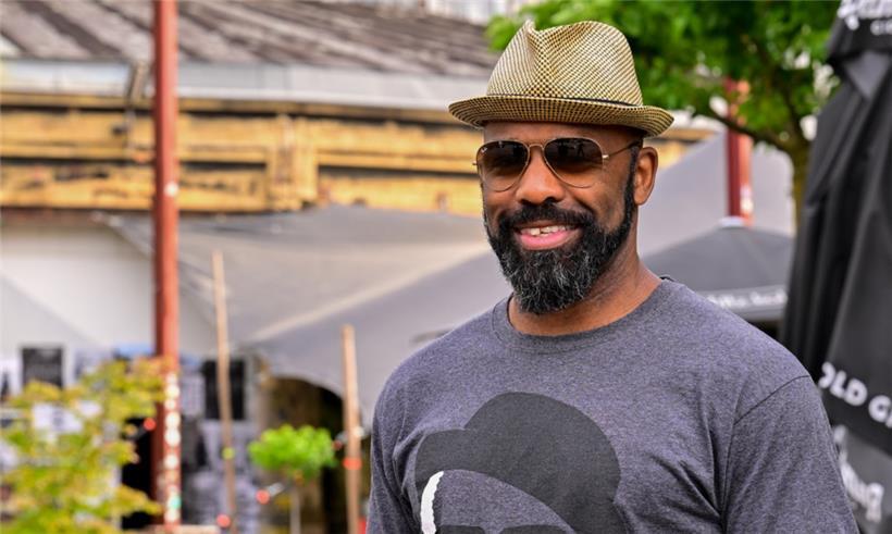 Franklin Pereira, alias The Wolf, veut transmettre aux jeunes danseurs et au public l’histoire de leur pratique
