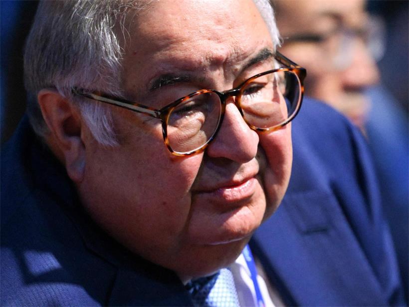 Frankreich erwirkte die Streichung des russischen Geschäftsmannes Alischer Usmanow von der EU-Sanktionsliste ...