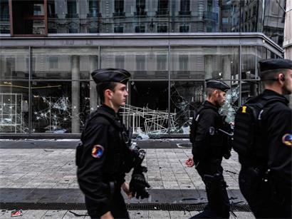 Frankreichs Innenminister Laurent Nuñez kündigt ein hartes Durchgreifen der Polizei an