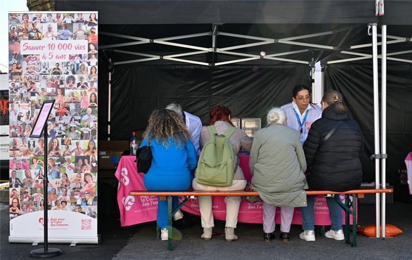 Frauen jeden Alters können von Herzerkrankungen betroffen sein